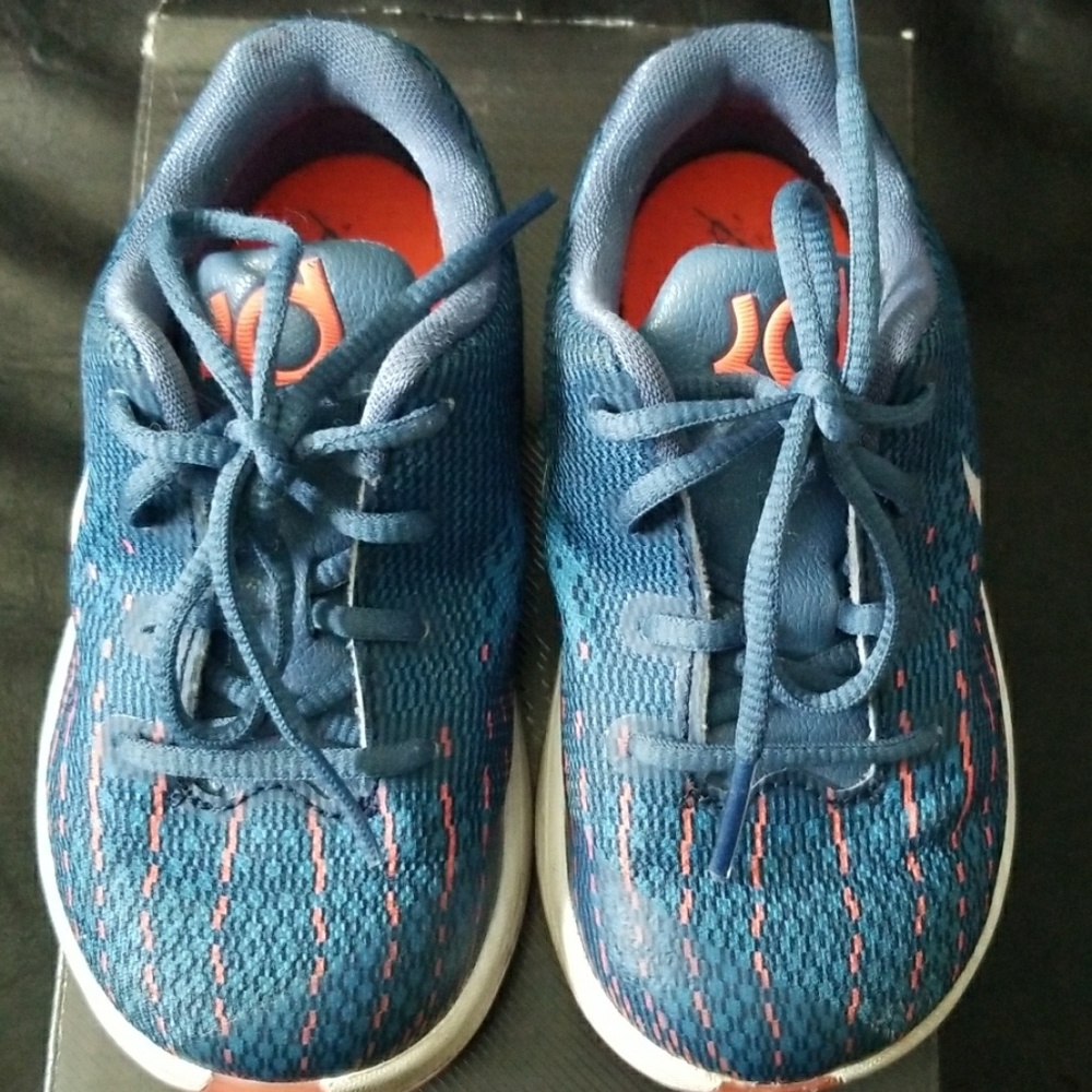Nike toddler sneakers